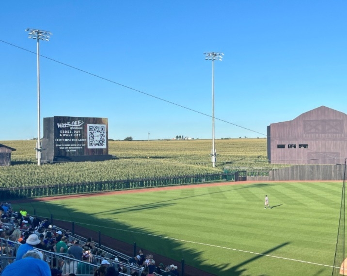 Sights and sounds from 2022 Field of Dreams game between Cubs, Reds